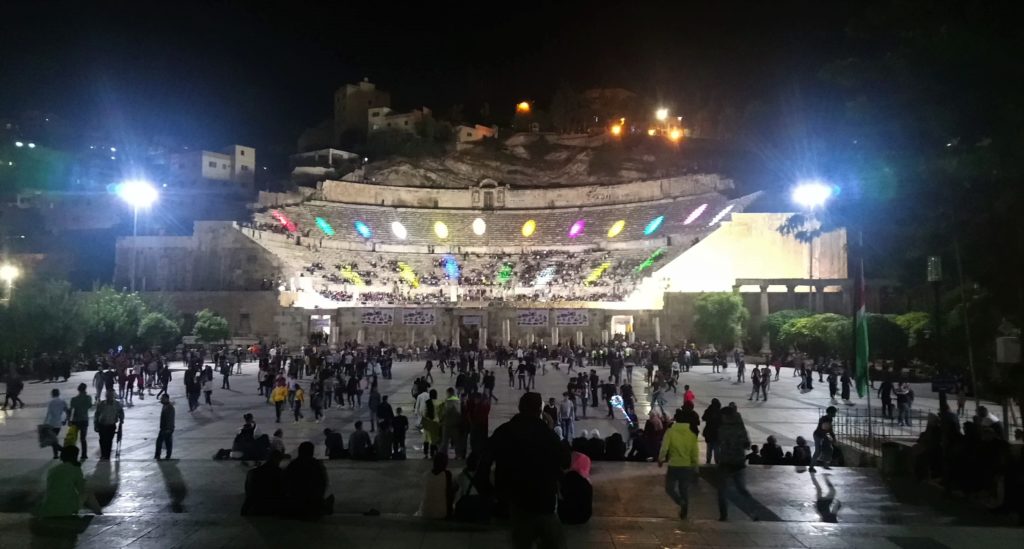 RömischeTheater bei Nacht in Amman